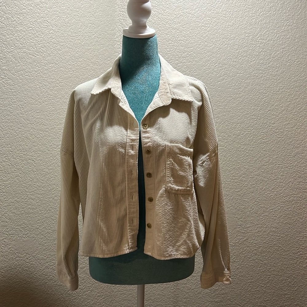 American Eagle Women’s Cropped Corduroy Lightweight Jacket